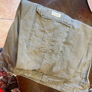 Wrangler Ripstop Cargo pants 42x32.  Worn 1x. Color is Barely